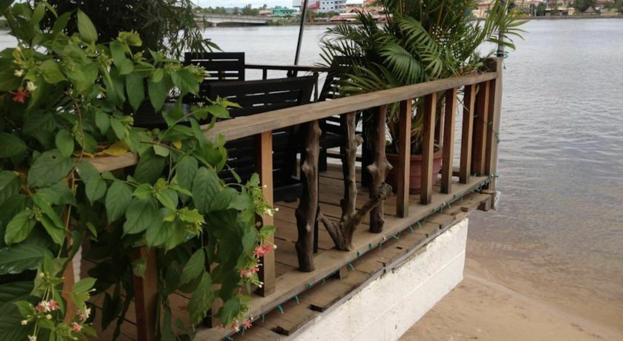 The River Lodge Kampot Exterior foto